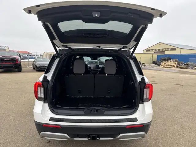 2026 Ford Explorer Platinum - Photo 21