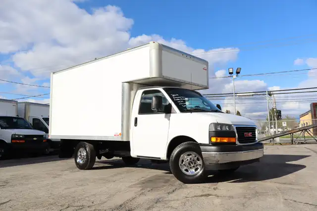 GMC Savana CUBE 12 PIEDSD   DECK ROUE SIMPLE / 102 000 KM CERTIF - Photo 6