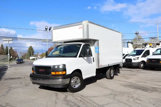 GMC Savana CUBE 12 PIEDSD   DECK ROUE SIMPLE / 102 000 KM CERTIF - Photo 10