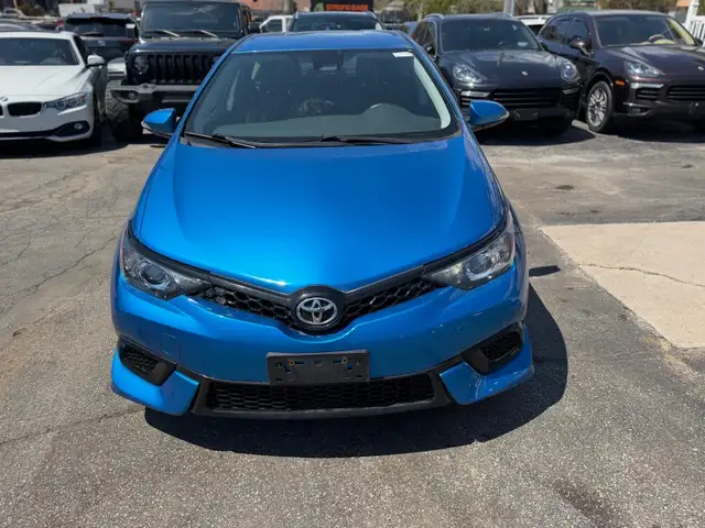 2017 Toyota COROLLA iM 4dr HB - Photo 2