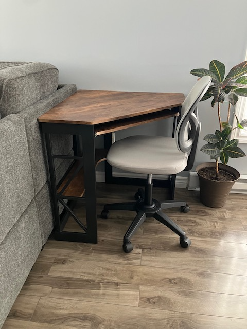 Computer Desk & Chair - Corner - Photo 5