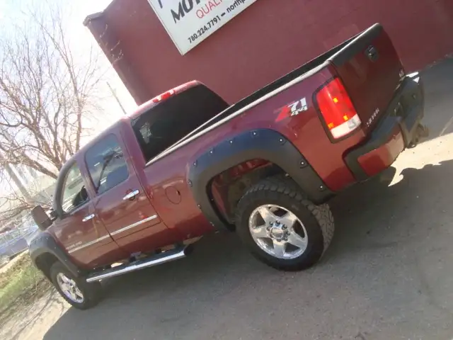 2013 GMC Sierra 2500HD 4X4 CREW CAB DENALI 6.6L DIESEL - Photo 2