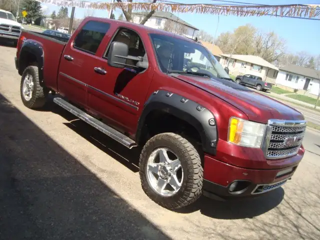 2013 GMC Sierra 2500HD 4X4 CREW CAB DENALI 6.6L DIESEL - Photo 4