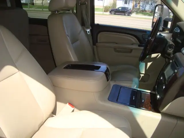 2013 GMC Sierra 2500HD 4X4 CREW CAB DENALI 6.6L DIESEL - Photo 6