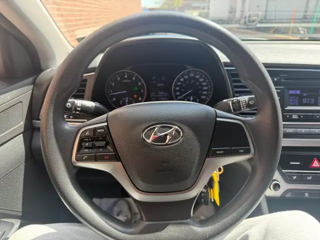 2017 Hyundai Elantra LE - Photo 7