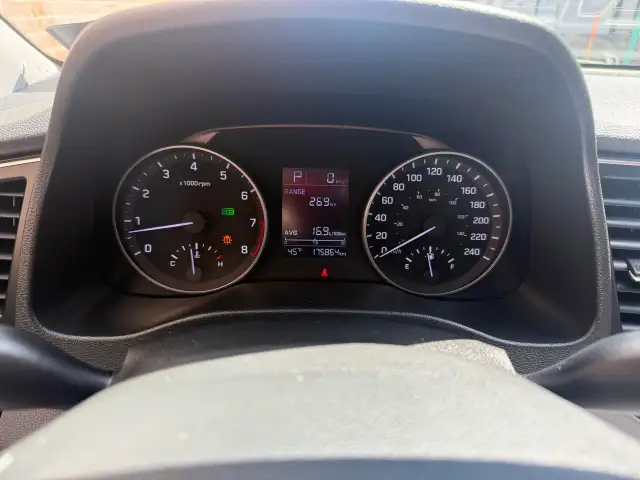 2017 Hyundai Elantra LE - Photo 13