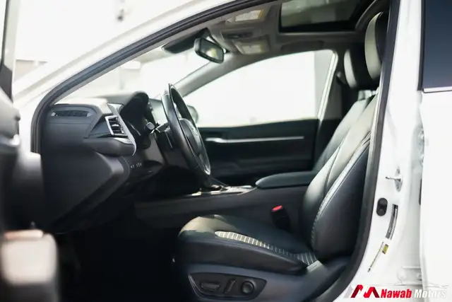 2023 Toyota Camry HYBRID|SE|LEATHER INTERIOR|CARPLAY|ALLOYS|LANE - Photo 11