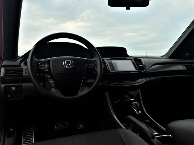 2017 Honda Accord Sedan SPORT|DUAL DISPLAY|SUNROOF|ALLOYS|HEATED - Photo 7