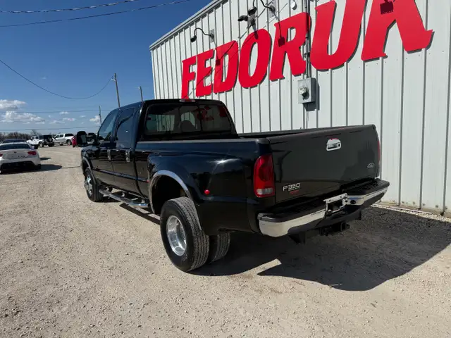 2001 Ford F-350 SD Lariat Crew Cab Long Bed 4WD - Photo 2