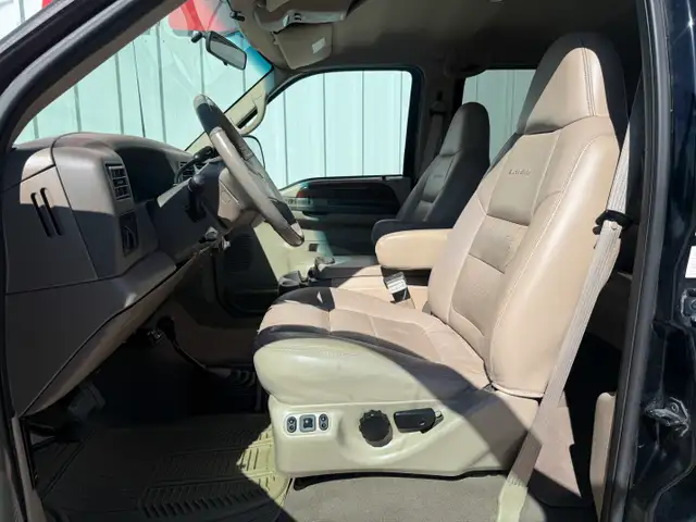 2001 Ford F-350 SD Lariat Crew Cab Long Bed 4WD - Photo 11