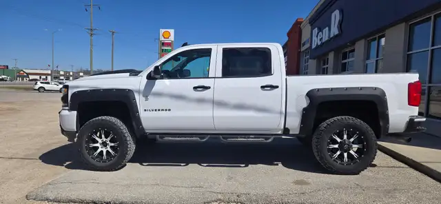 2018 Chevrolet Silverado 1500 LTZ - Photo 5