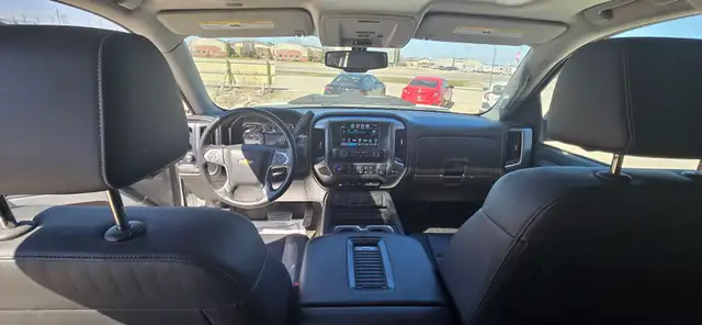 2018 Chevrolet Silverado 1500 LTZ - Photo 10