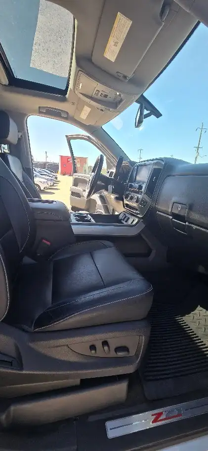 2018 Chevrolet Silverado 1500 LTZ - Photo 17