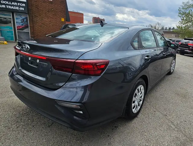This Sedan/Saloon powered by a Gasoline engine.SPECIFICATIONS: - Photo 7