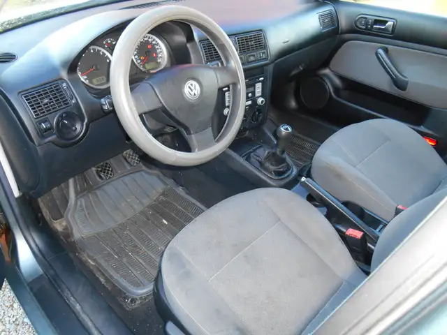 2009 VW City Golf.. LOW kms. & New MVI - Photo 4