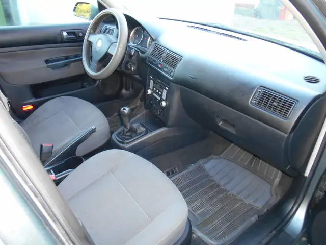 2009 VW City Golf.. LOW kms. & New MVI - Photo 5