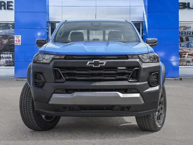 2026 Chevrolet Colorado Trail Boss - Photo 2