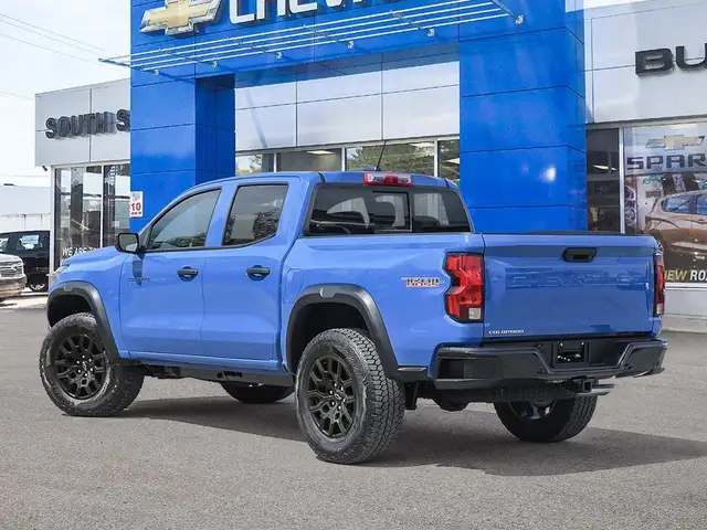 2026 Chevrolet Colorado Trail Boss - Photo 4
