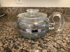 PYREX VINTAGE SIX CUP TEAPOT