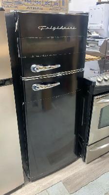 Fridge Frigidaire 7.5 Cu ft Top-Freezer EFR780 Black Retro