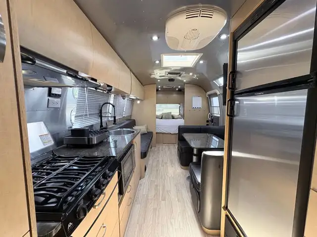 2014 Airstream 30FBQ BUNK - Photo 9