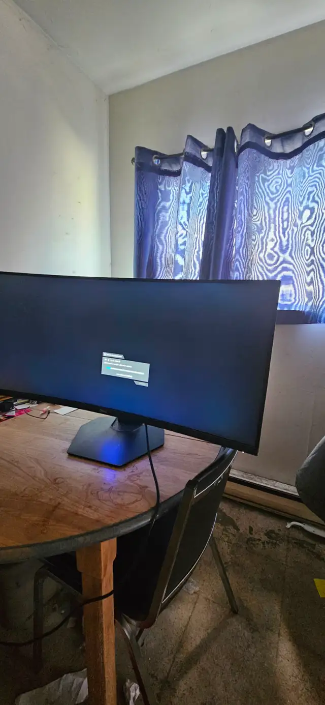 100$ Ecran Dell 2k Ultra Wild 34Po 3440-1440p 144Hz comme neuf
