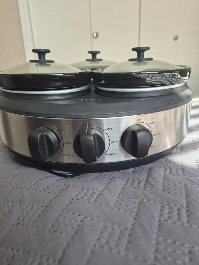 TRIPLE SLOW COOKER LIKE NEW $55 O.B.O - Photo 2