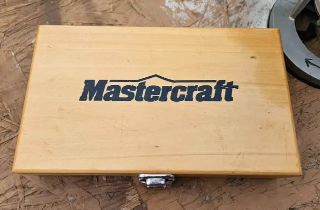 Router and Bits - Photo 2