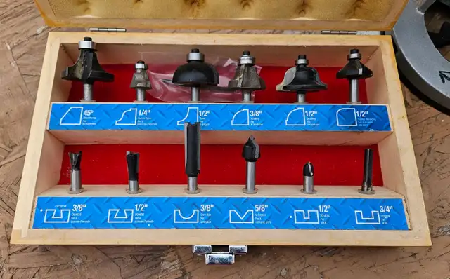 Router and Bits - Photo 3