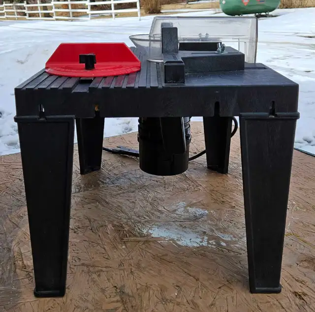 Router and Table - Photo 3