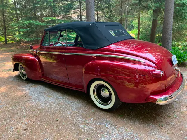 1947 Ford Convertible, SHOW CAR. - Photo 2