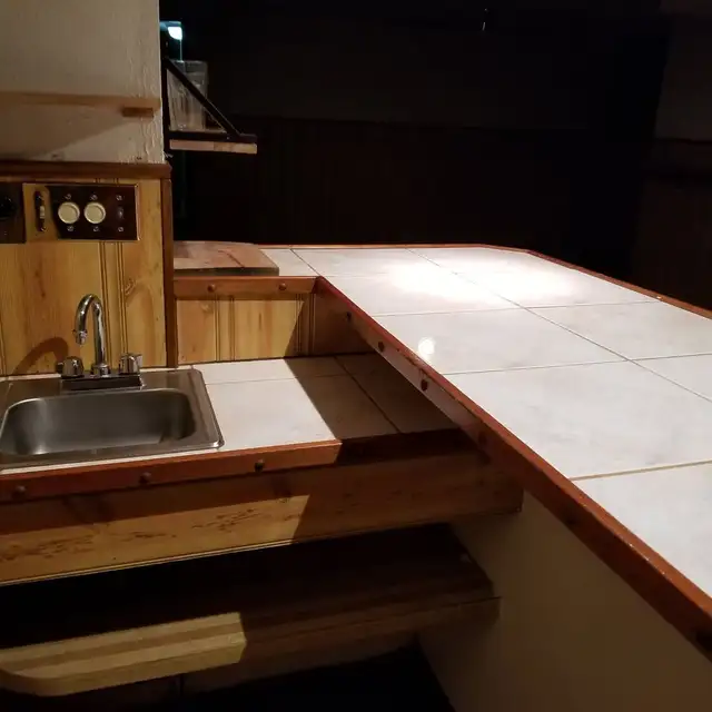 Basement for rent available from May 1, 2026 in Shawnessy - Photo 10