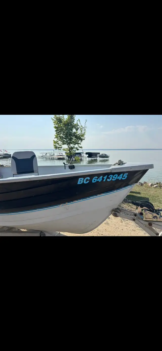 fishing boat 14’ (Wide) - Photo 2