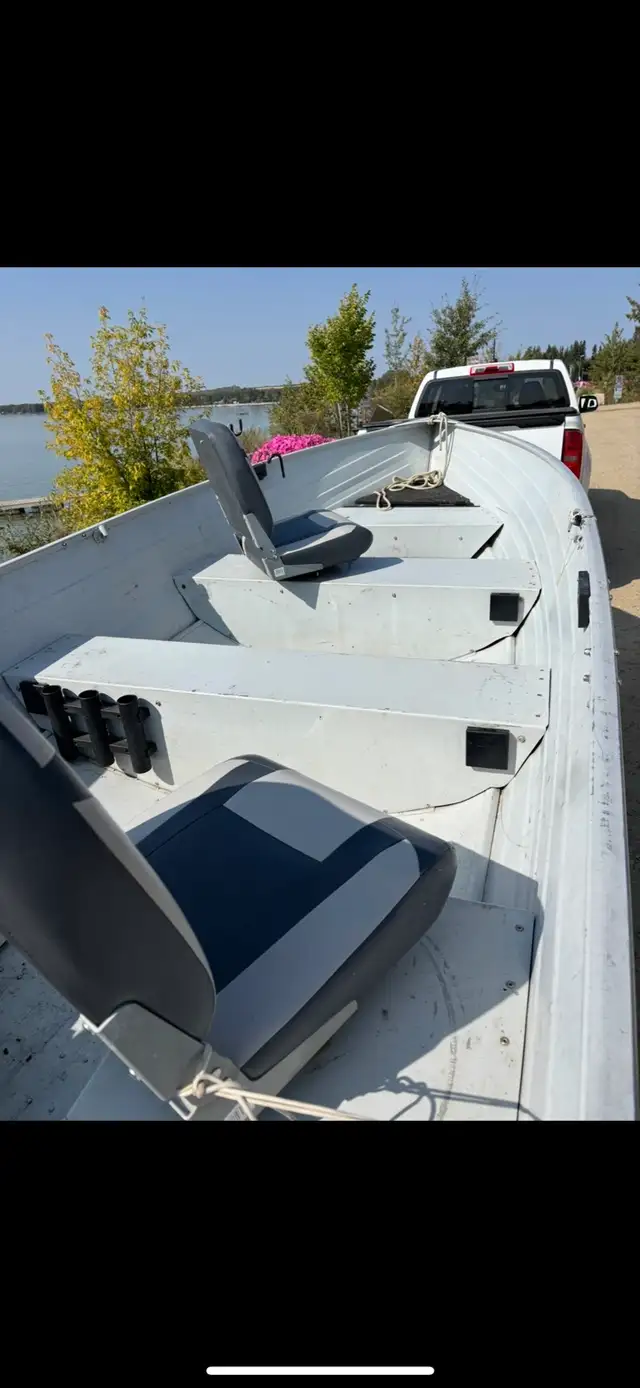 fishing boat 14’ (Wide) - Photo 4