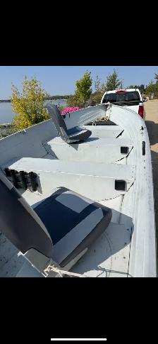 fishing boat 14’ (Wide) - Photo 4