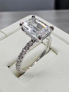 3.76ctw Emerald Lab Diamond Ring – D/VVS1, IGI | 14k White Gold - Photo 3