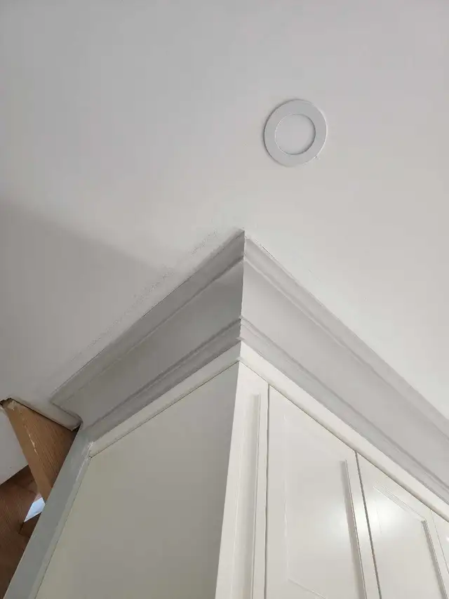 Plaster crown molding