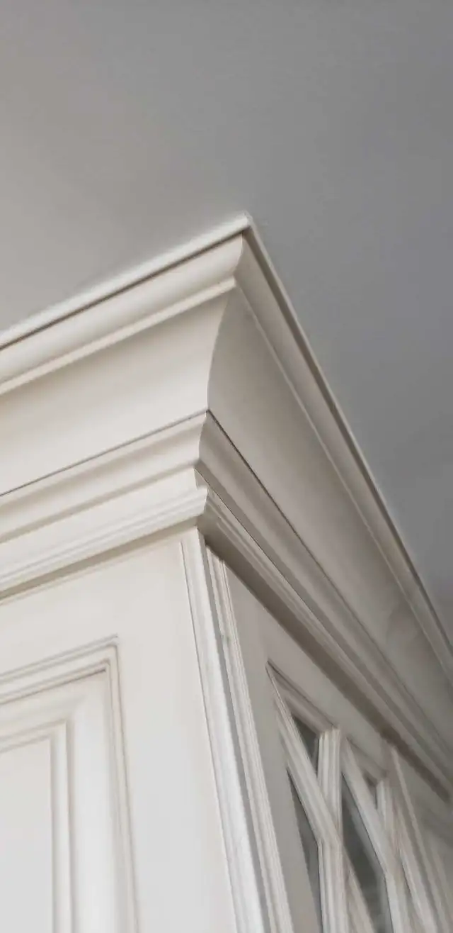 Plaster crown molding - Photo 4