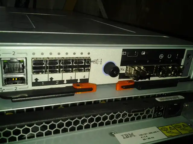 IBM Storwize V5000 2U 24-bay SFF  model 2078-24C many units - Photo 3