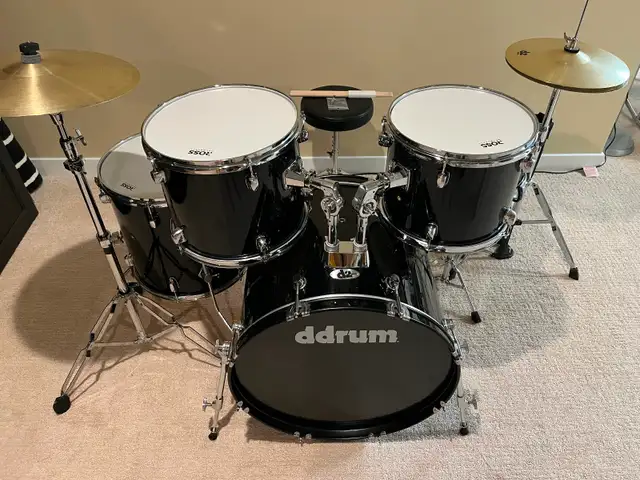 Full Size Drum Set - Nice Condition! - Photo 2