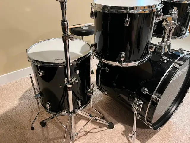 Full Size Drum Set - Nice Condition! - Photo 4