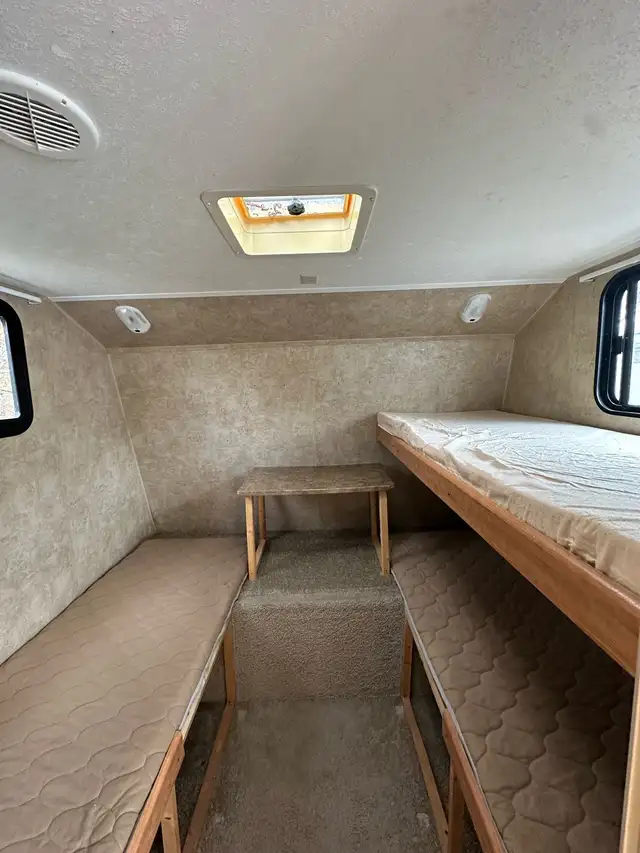 2009 two bedroom 37 foot-long - Photo 6