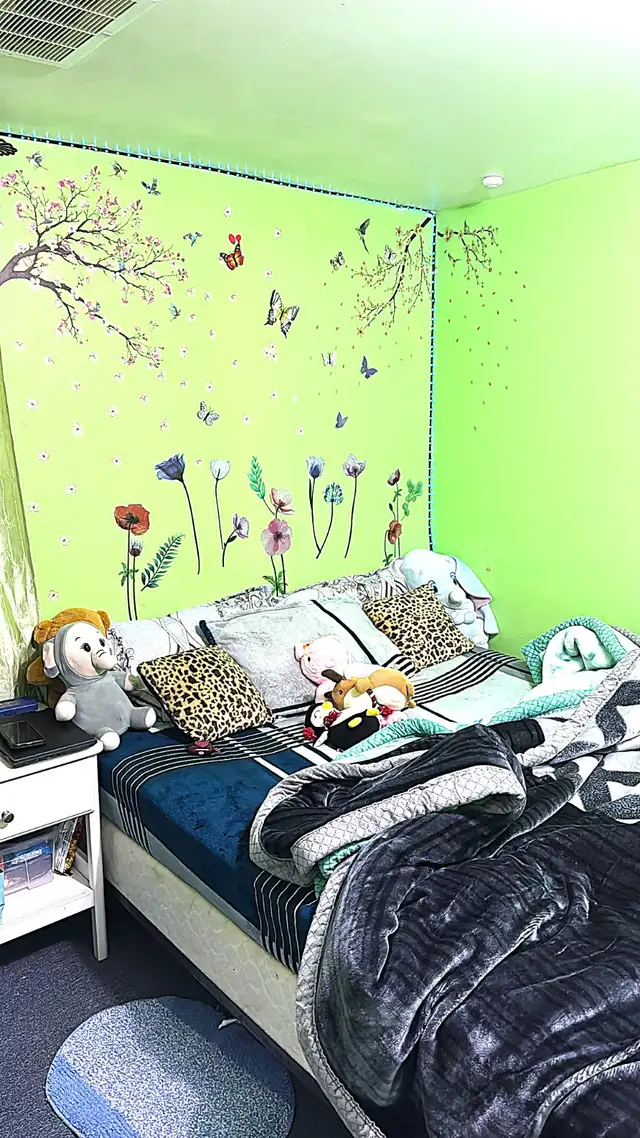 Basement room for rent for GIRLS only in MALTON - Photo 2