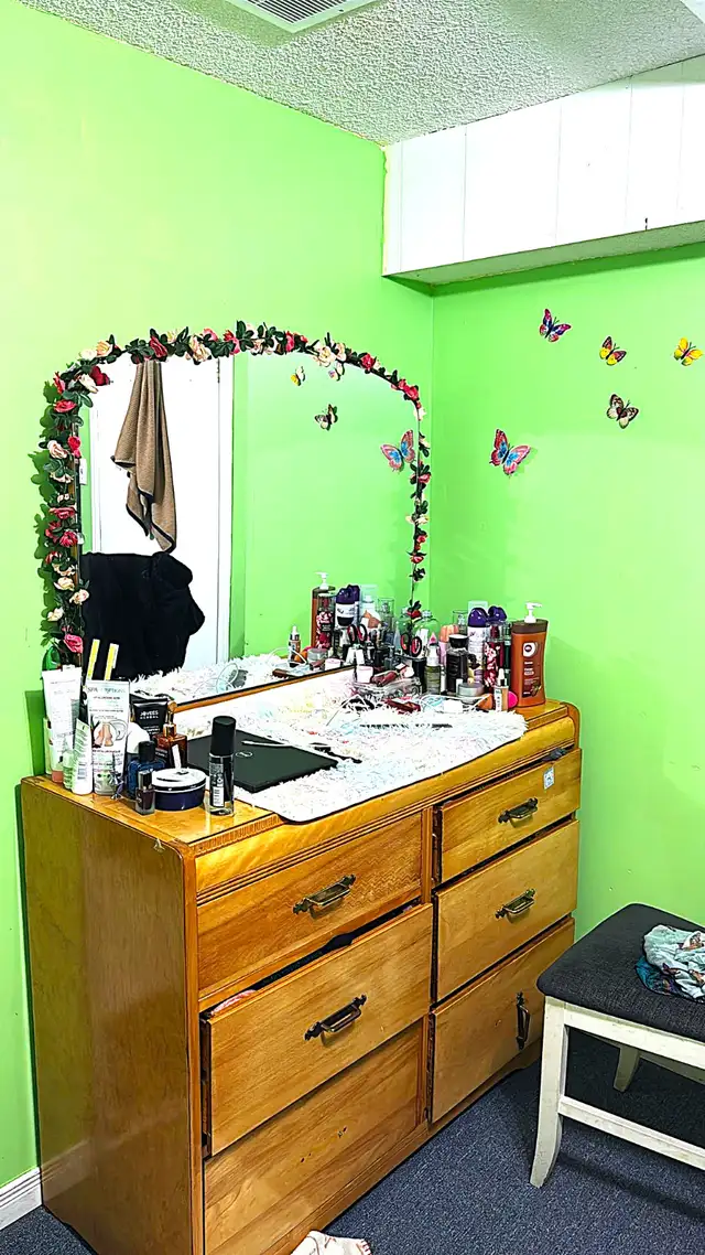 Basement room for rent for GIRLS only in MALTON - Photo 6