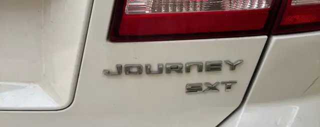 2010 Dodge Journey SXT - LOW KM only 179,000 - Photo 4