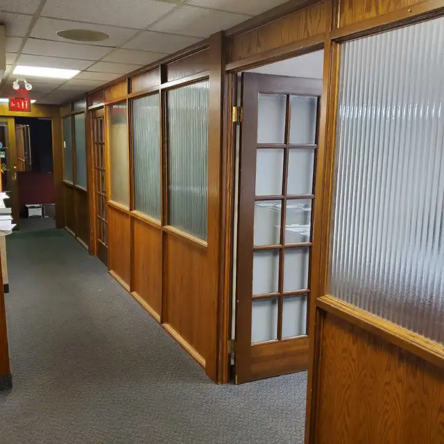 FURNISHED OFFICES - OMVIC APPROVED  - NO LEASE - AVAILABLE IMMED - Photo 2
