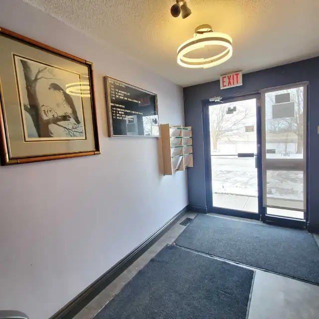 FURNISHED OFFICES - OMVIC APPROVED  - NO LEASE - AVAILABLE IMMED - Photo 8