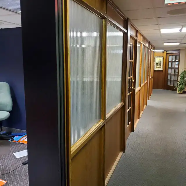 FURNISHED OFFICES - OMVIC APPROVED  - NO LEASE - AVAILABLE IMMED - Photo 9