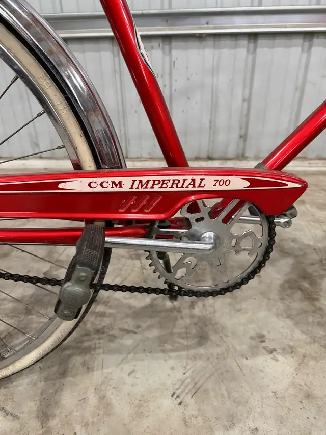 Vintage CCM Imperial 700 Men’s Bicycle - Photo 2