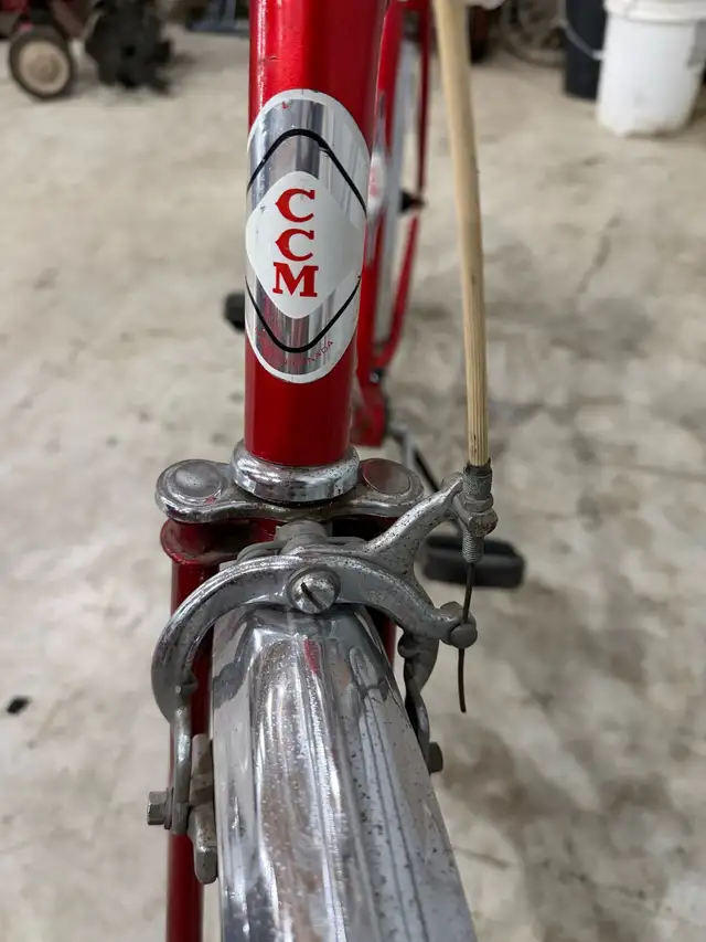 Vintage CCM Imperial 700 Men’s Bicycle - Photo 3